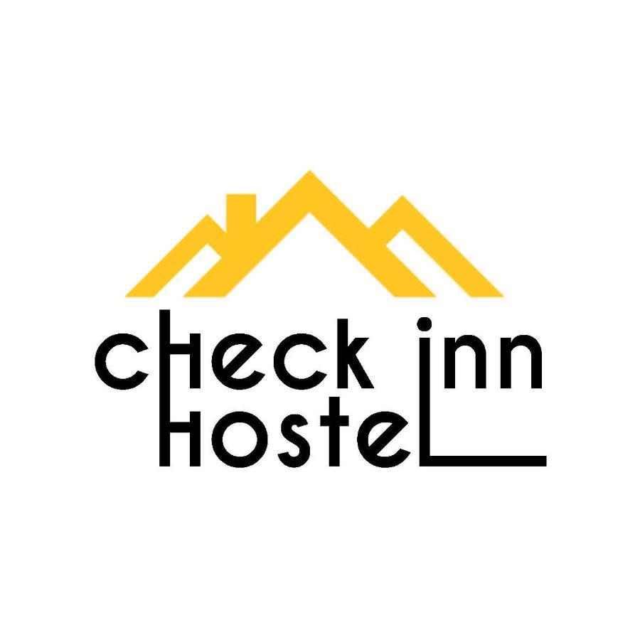 Check Inn Hostel アルマトイ エクステリア 写真